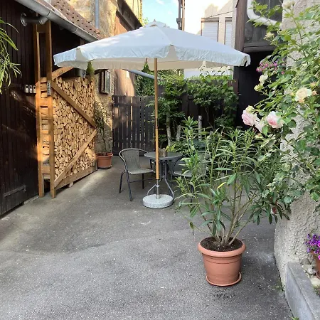 Metter Apartment *
